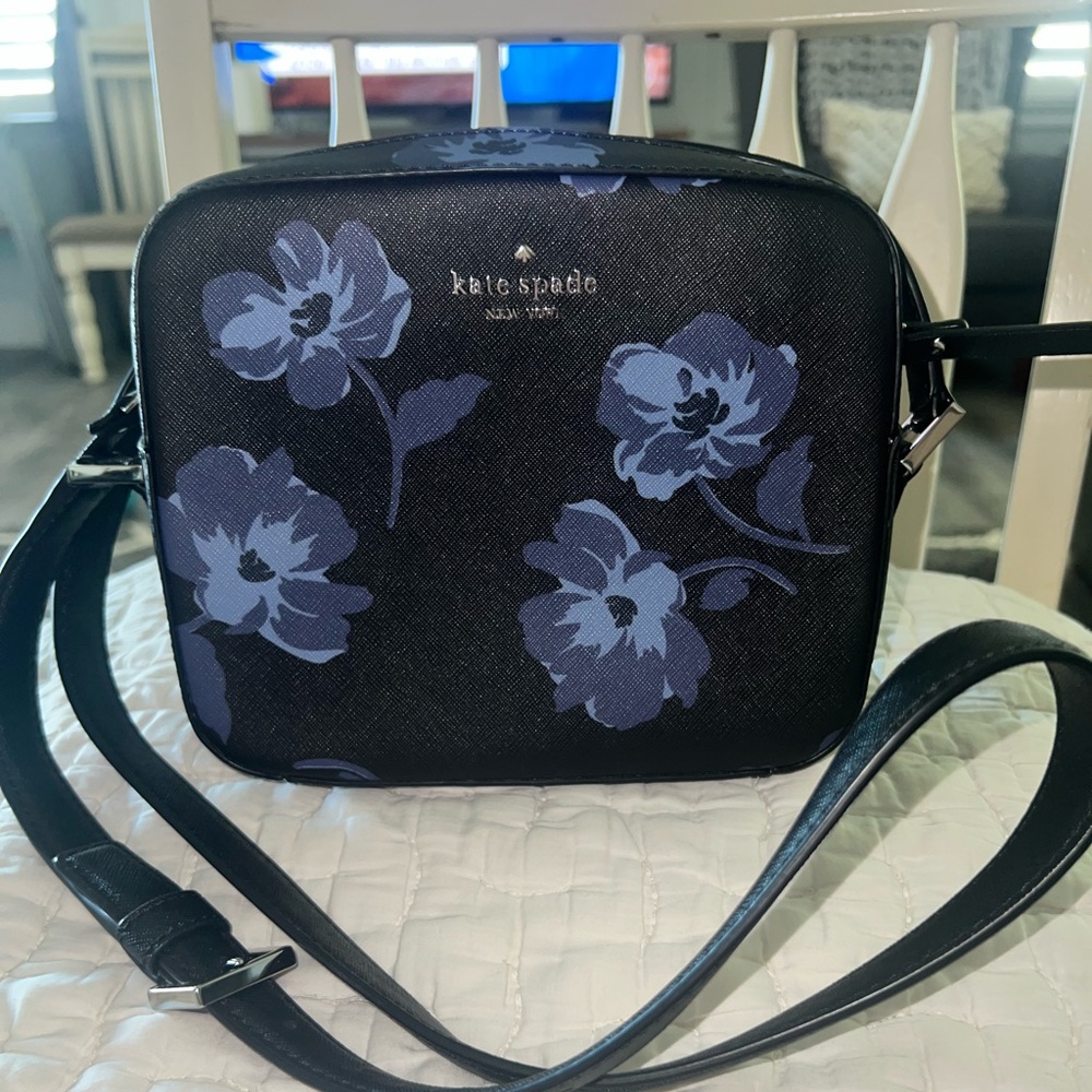 Kate Spade New York
NEWBURY LANE CAMMIE CROSSBODY, like new!